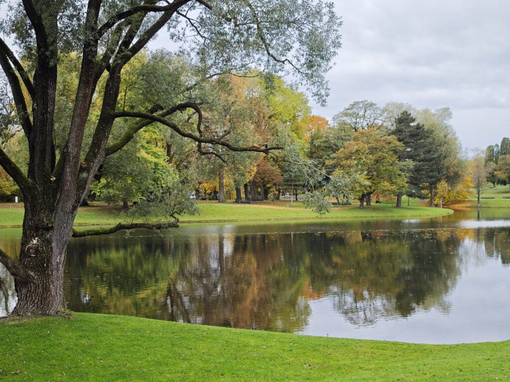 Spaziergang rund um den Olympiasee